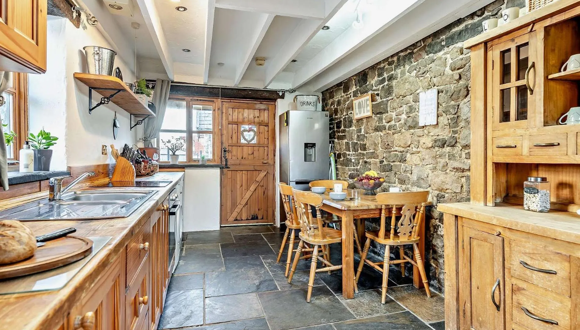 3 Bed In Gower 93942 Villa Ilston